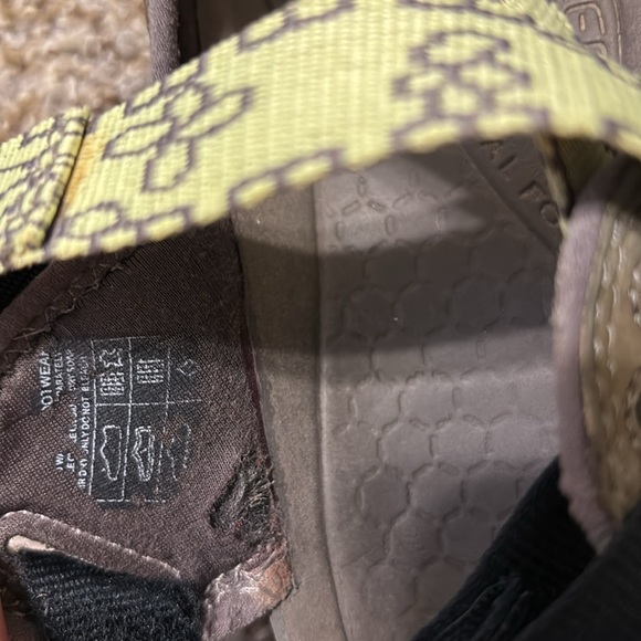 KEEN Women’s shoes, Size 8.5 - Picture 9 of 9